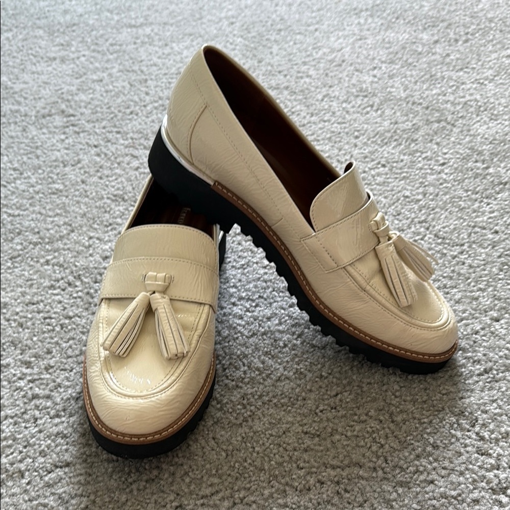 Franco Sarto Cream Tassel Loafers size 9